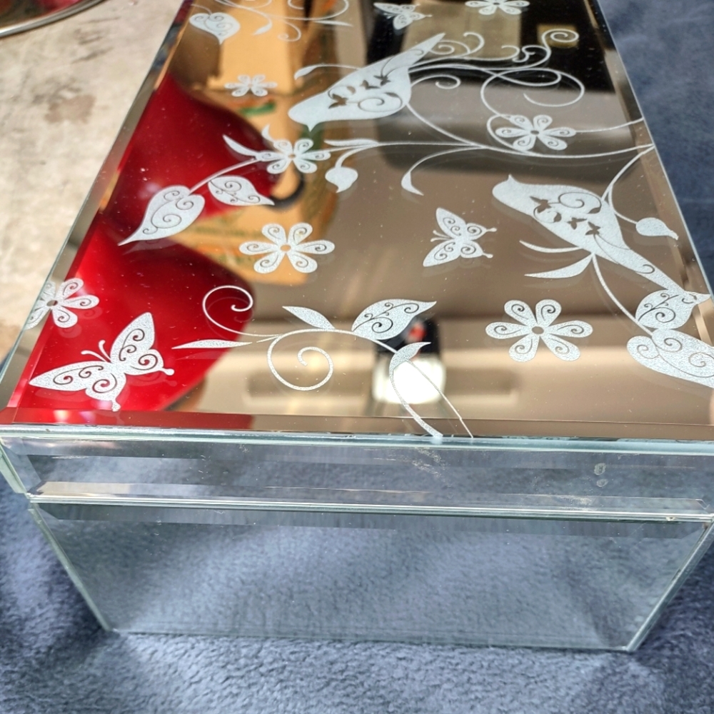 Mirror cover jewelry box